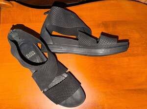 Eileen Fisher Sport Perforated Nubuck Leather Wedge Sandals size 9